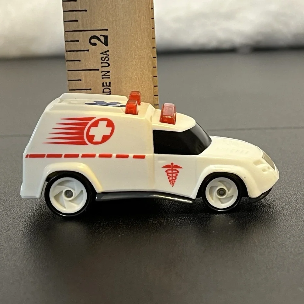 Hot Wheels 1994 White Ambulance Mattel Made in China